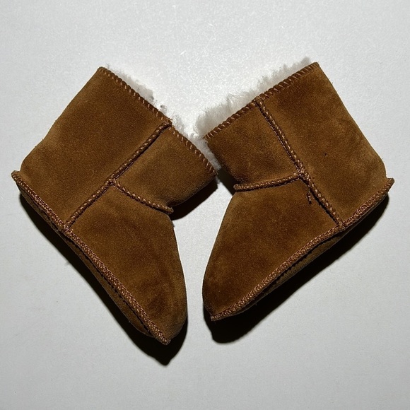 UGG Erin Bootie Baby Sheepskin Wool - Picture 3 of 8